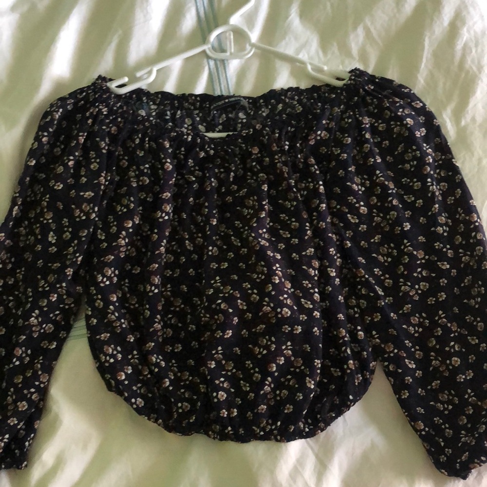 Brandy Melville off the shoulder top
